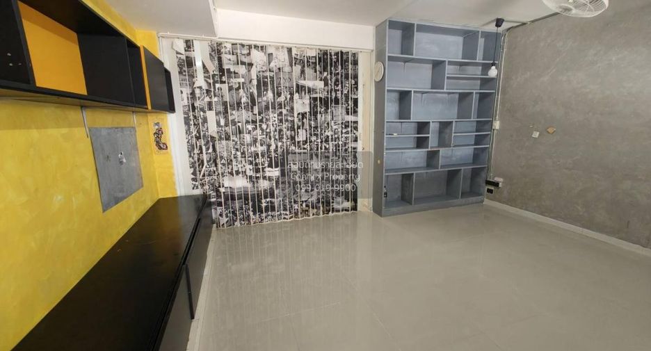 For sale 2 bedrooms townhouse in Phra Samut Chedi, Samut Prakan