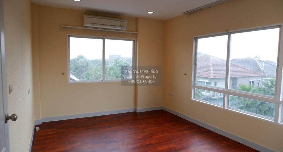 For sale 5 bedrooms house in Saphan Sung, Bangkok