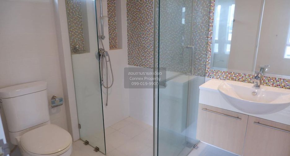 For sale 5 bedrooms house in Saphan Sung, Bangkok