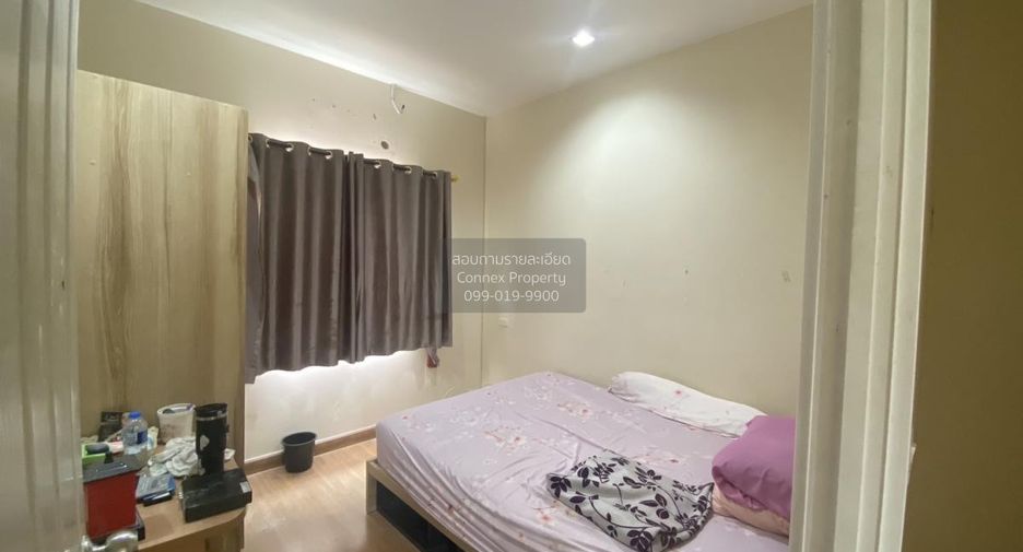 For sale 4 bedrooms townhouse in Mueang Samut Sakhon, Samut Sakhon