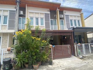 For sale 4 bedrooms townhouse in Mueang Samut Sakhon, Samut Sakhon