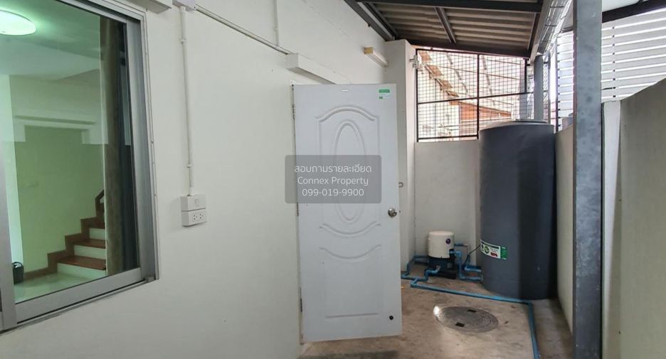 For sale 2 bedrooms townhouse in Mueang Samut Sakhon, Samut Sakhon