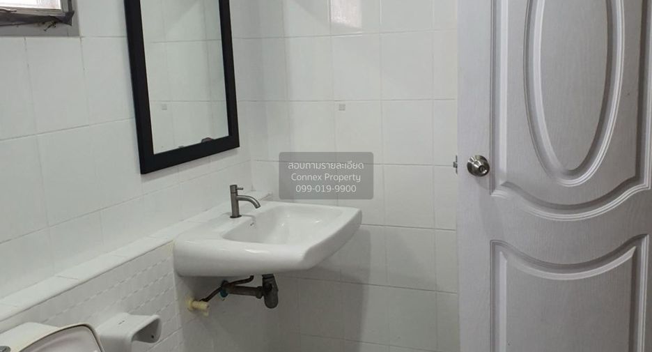For sale 2 bedrooms townhouse in Mueang Samut Sakhon, Samut Sakhon