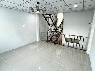 出售 3 卧室 联排别墅 在 Mueang Samut Sakhon, Samut Sakhon