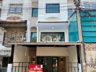 出售 3 卧室 联排别墅 在 Mueang Samut Sakhon, Samut Sakhon