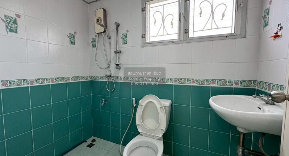 For sale 4 bedrooms house in Thawi Watthana, Bangkok