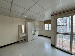 Haus zum Kauf mit 4 Zimmer in Thawi Watthana, Bangkok