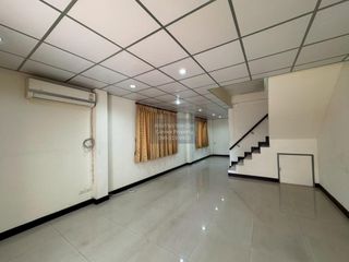 Haus zum Kauf mit 4 Zimmer in Thawi Watthana, Bangkok
