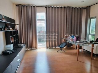 For sale 3 bedrooms townhouse in Bang Kapi, Bangkok