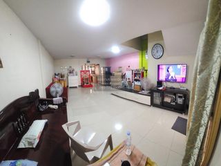 出售 3 卧室 联排别墅 在 Mueang Samut Sakhon, Samut Sakhon