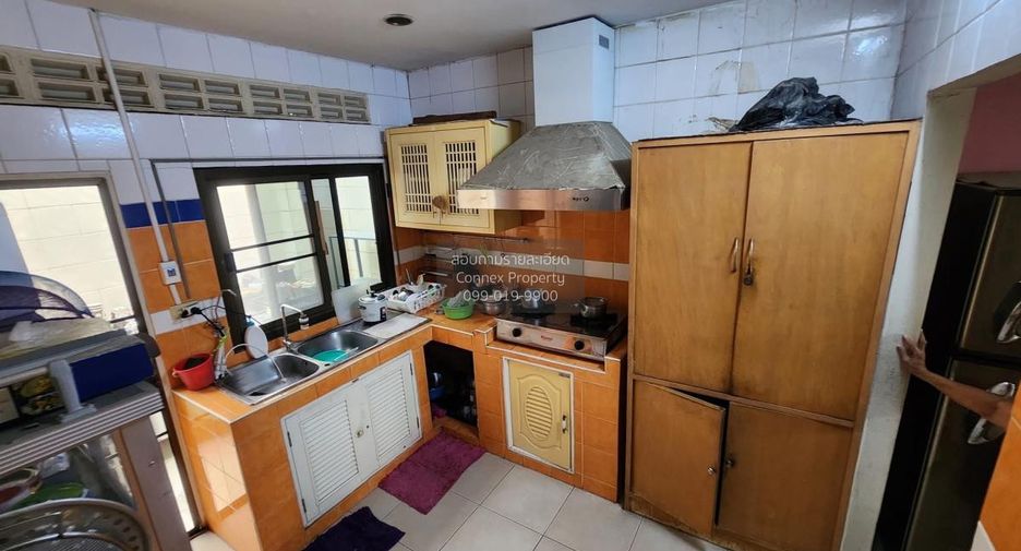 For sale 3 ベッドルーム townhouse in Mueang Samut Sakhon, Samut Sakhon