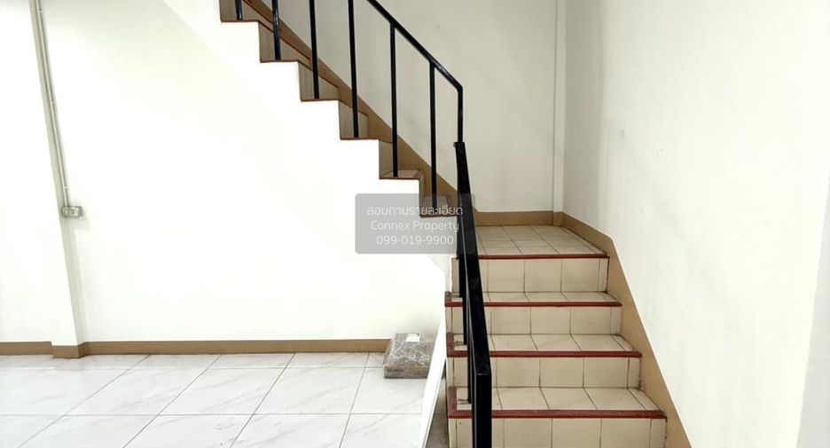 For sale 3 bedrooms townhouse in Mueang Samut Sakhon, Samut Sakhon
