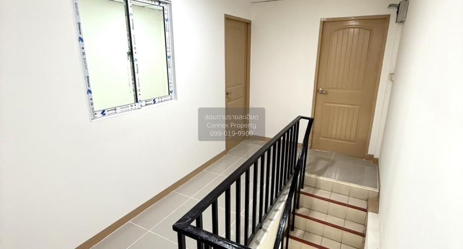 For sale 3 bedrooms townhouse in Mueang Samut Sakhon, Samut Sakhon