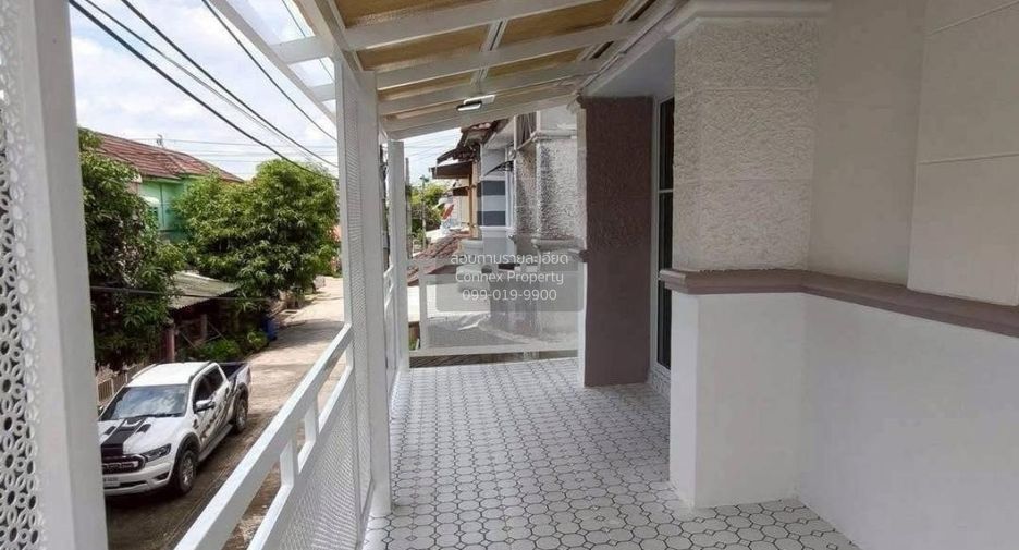 For sale 4 bedrooms townhouse in Sai Noi, Nonthaburi