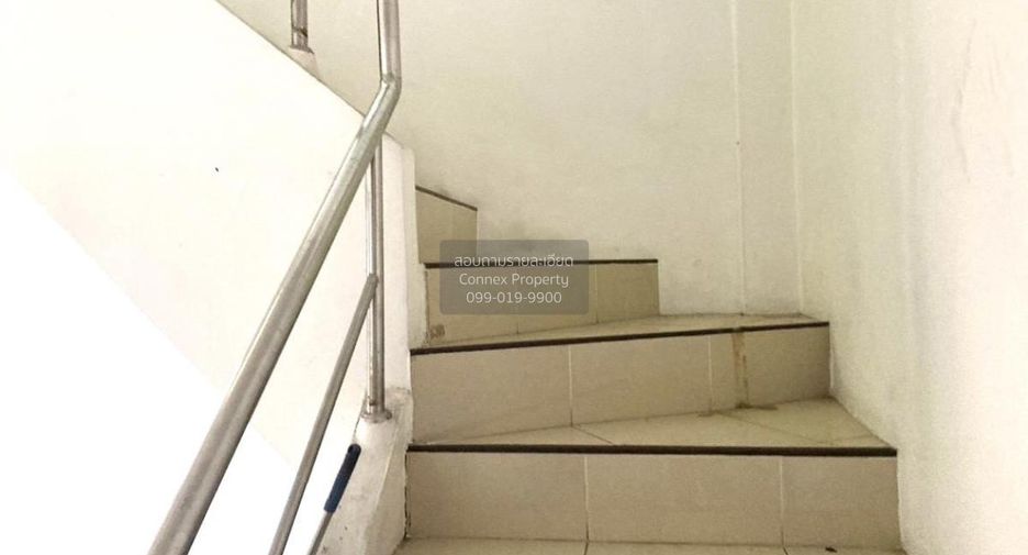 For sale 4 bedrooms townhouse in Mueang Nonthaburi, Nonthaburi