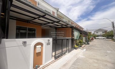 À vendre 3 chambres maison de ville à Mueang Samut Prakan, Samut Prakan