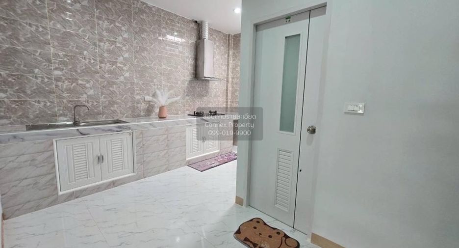 Reihenhaus zum Kauf mit 3 Zimmer in Khlong Sam Wa, Bangkok