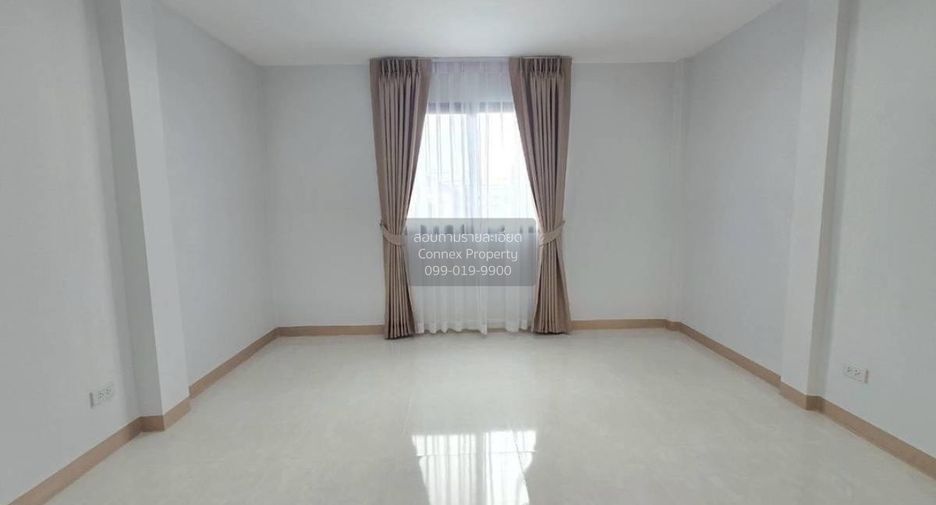Reihenhaus zum Kauf mit 3 Zimmer in Khlong Sam Wa, Bangkok
