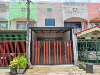 Reihenhaus zum Kauf mit 3 Zimmer in Khlong Sam Wa, Bangkok