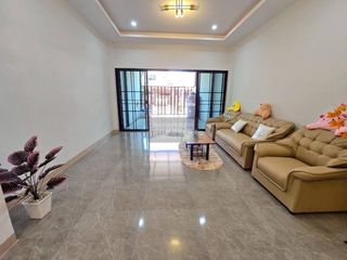 Reihenhaus zum Kauf mit 3 Zimmer in Khlong Sam Wa, Bangkok