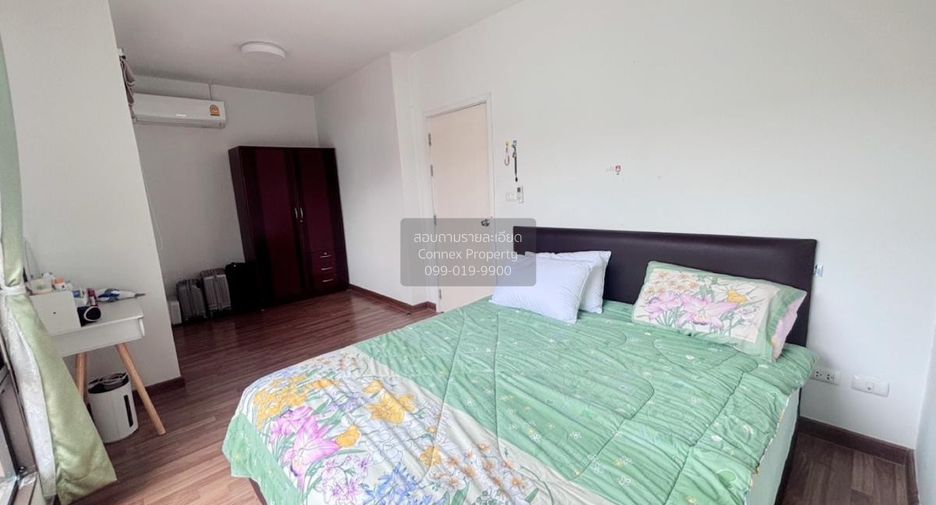 Casa adosada en venta de 3 habitaciones en Bang Phli, Samut Prakan