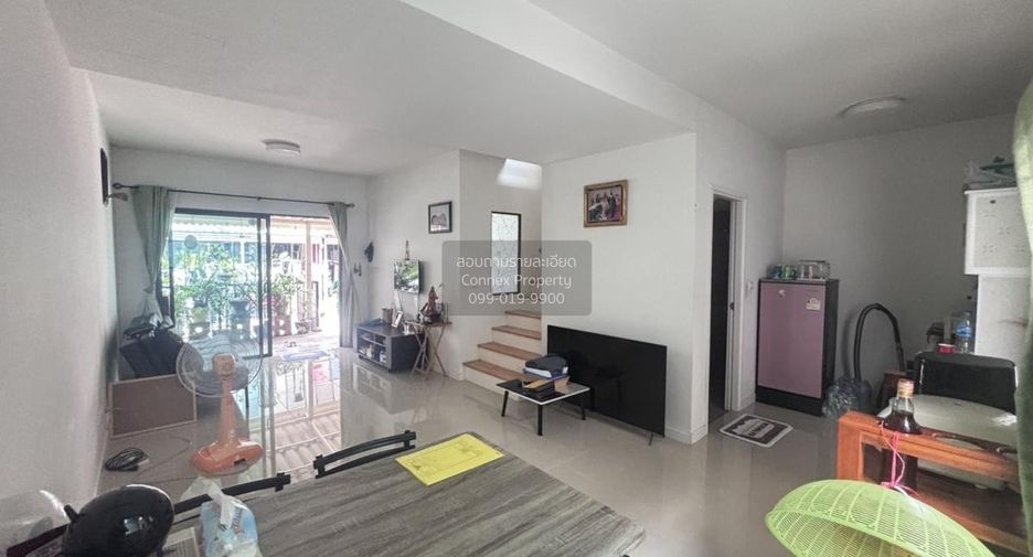 Casa adosada en venta de 3 habitaciones en Bang Phli, Samut Prakan