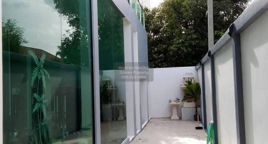 出售 4 卧室 独立屋 在 Lat Phrao, 曼谷