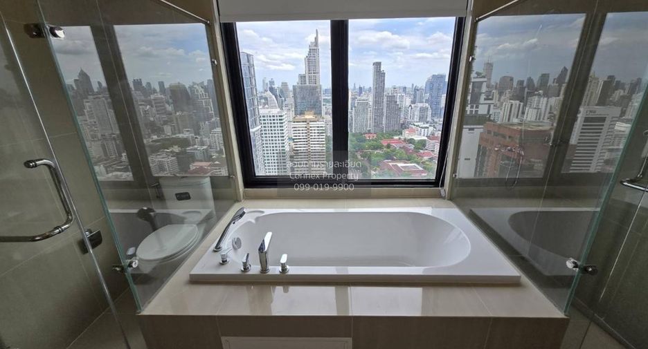 Condo en alquiler de 4 habitaciones en Watthana, Bangkok