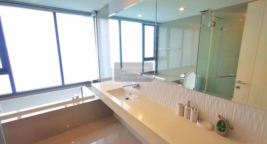Condo en alquiler de 2 habitaciones en Khlong Toei, Bangkok