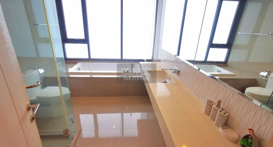 Condo en alquiler de 2 habitaciones en Khlong Toei, Bangkok