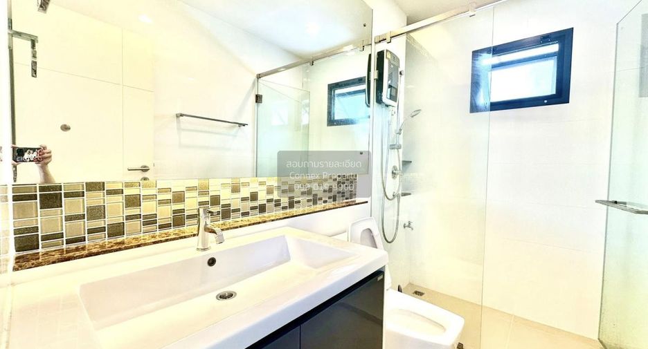 For rent 4 bedrooms house in Bang Kapi, Bangkok