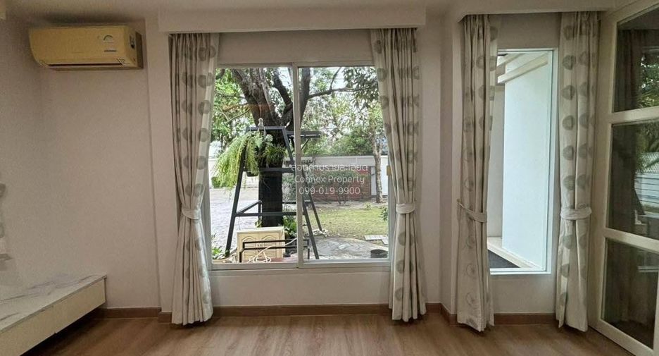 For rent 3 bedrooms house in Bang Kapi, Bangkok