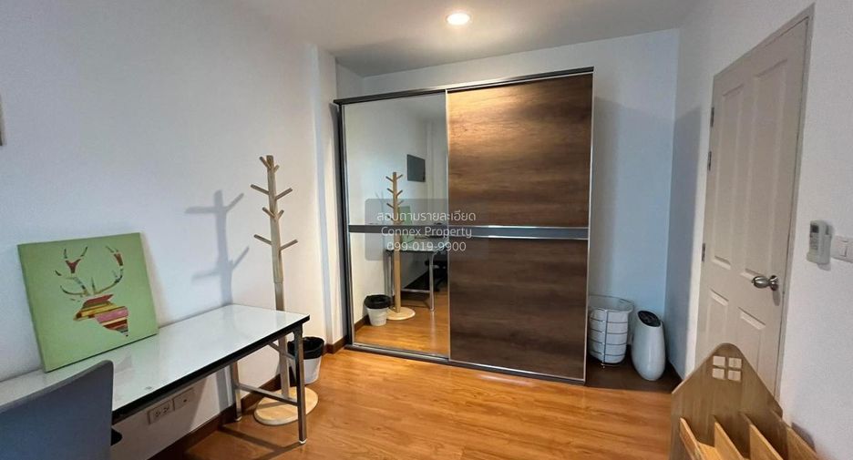 For rent 3 bedrooms townhouse in Chom Thong, Bangkok