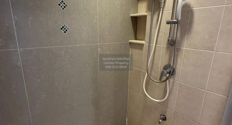 For rent 3 bedrooms townhouse in Chom Thong, Bangkok