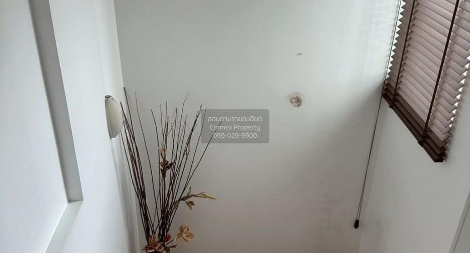 For rent 3 bedrooms townhouse in Chom Thong, Bangkok