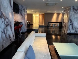 For rent 3 bedrooms condo in Sathon, Bangkok