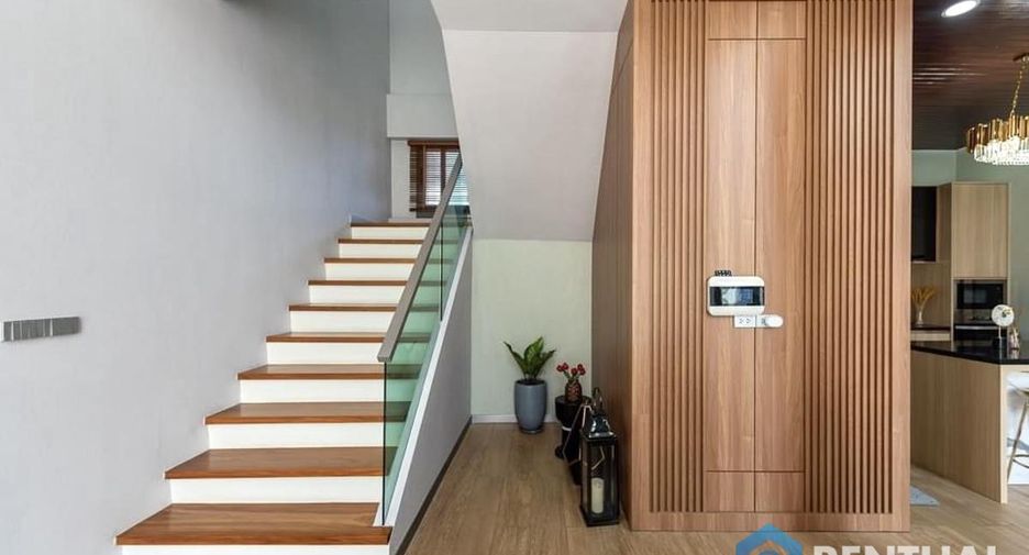 For sale 6 bedrooms villa in Bang Lamung, Chonburi