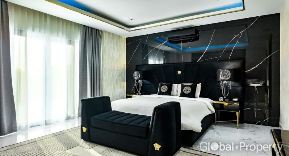 For sale 4 bedrooms house in East Pattaya, Pattaya