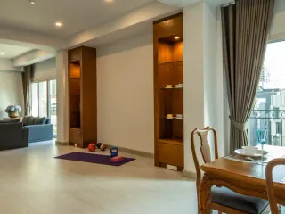 For rent 3 bedrooms condo in Watthana, Bangkok