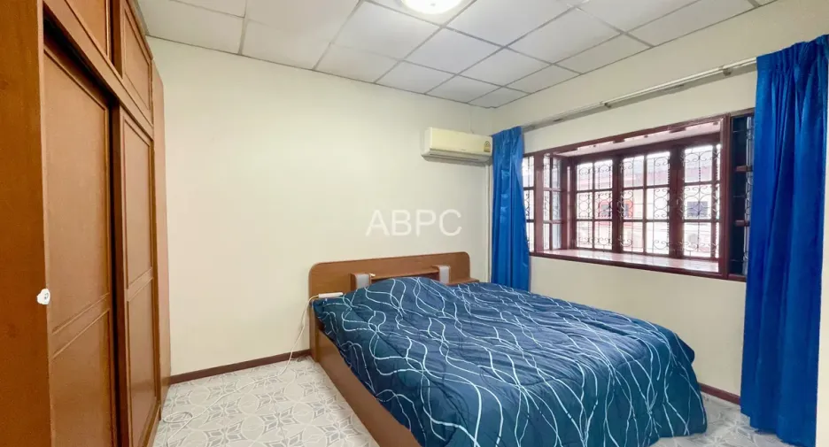Casa adosada en alquiler y en venta de 3 habitaciones en Bang Lamung, Chonburi