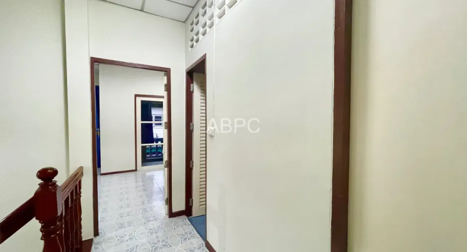 Casa adosada en alquiler y en venta de 3 habitaciones en Bang Lamung, Chonburi