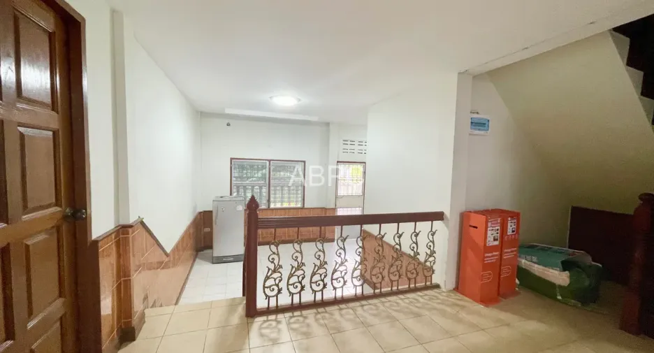 Casa adosada en alquiler y en venta de 3 habitaciones en Bang Lamung, Chonburi