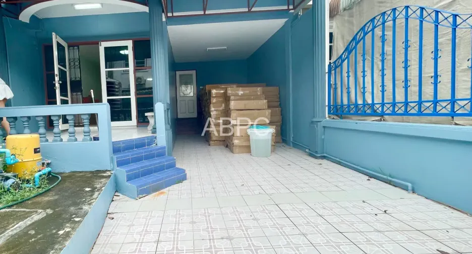 Casa adosada en alquiler y en venta de 3 habitaciones en Bang Lamung, Chonburi