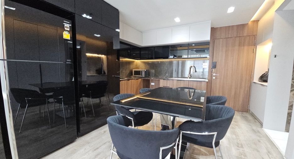 For sale 2 ベッドルーム condo in Sathon, Bangkok