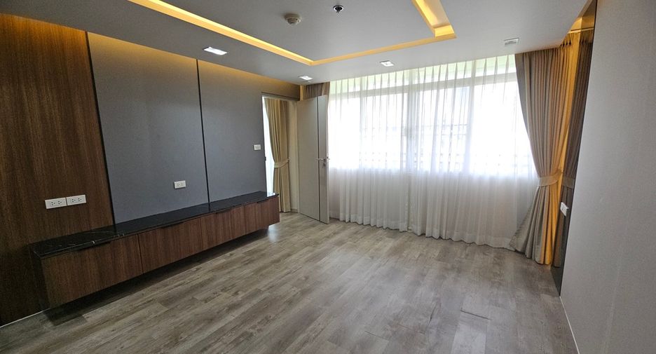 For sale 2 ベッドルーム condo in Sathon, Bangkok
