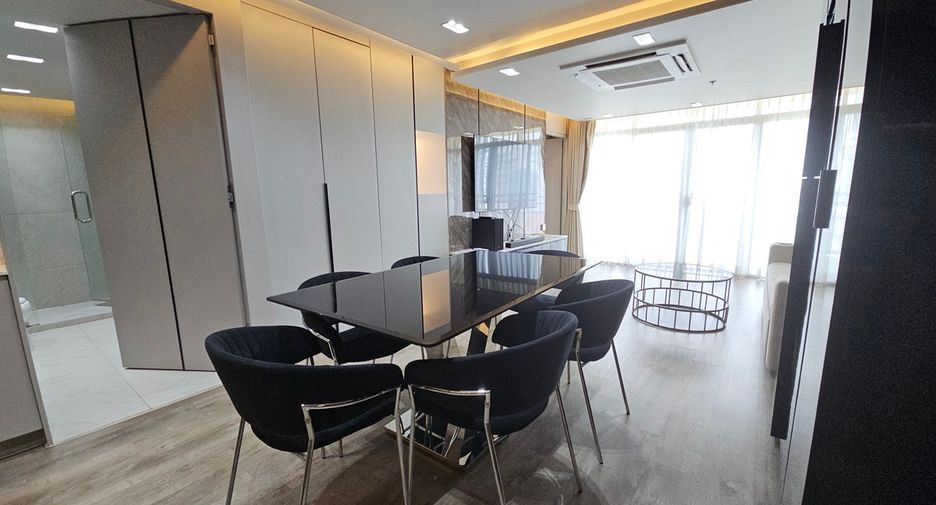 For sale 2 ベッドルーム condo in Sathon, Bangkok