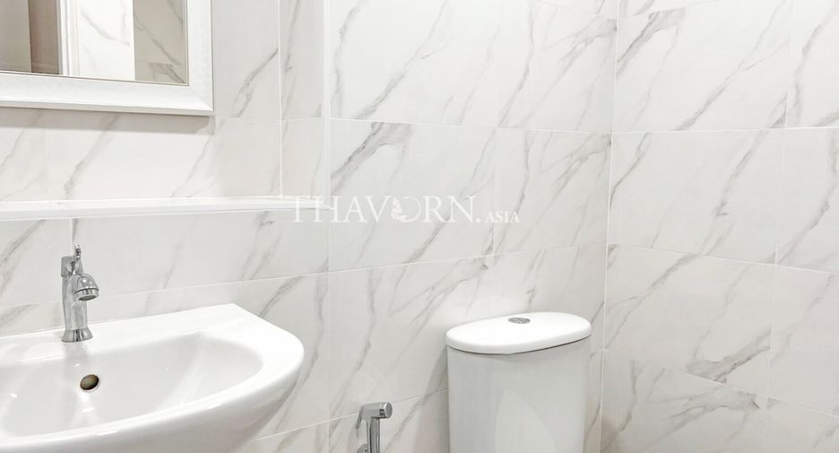 For sale studio condo in Bang Lamung, Chonburi