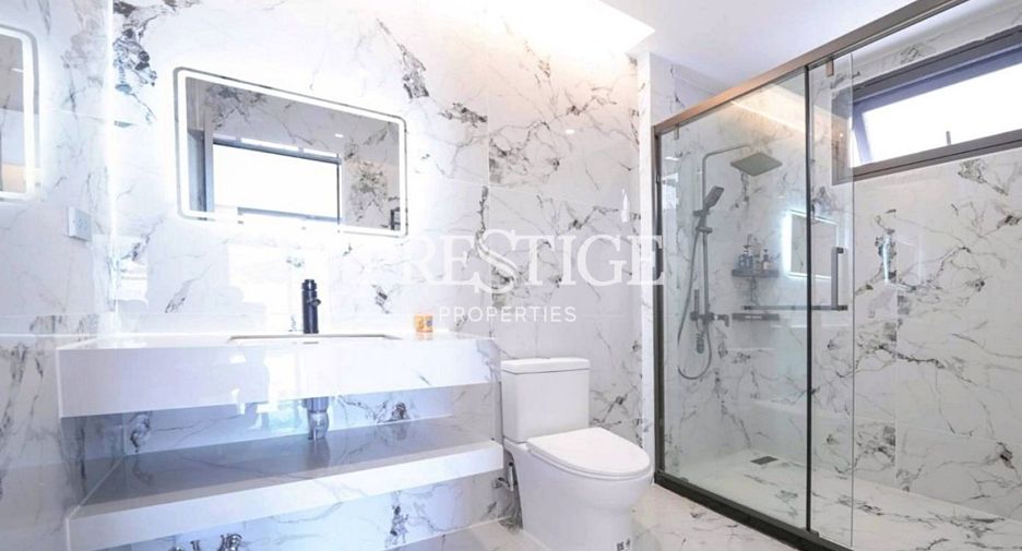 For sale 4 bedrooms house in Bang Lamung, Chonburi