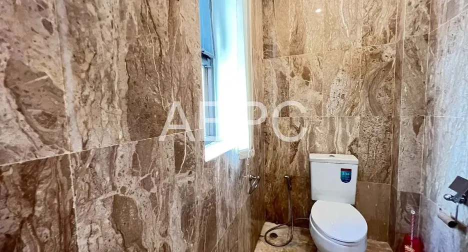 Haus zur Miete mit 5 Zimmer in Ban Bueng, Chonburi