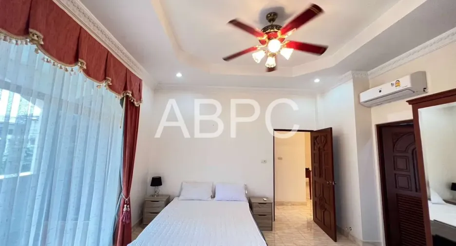 Haus zur Miete mit 5 Zimmer in Ban Bueng, Chonburi